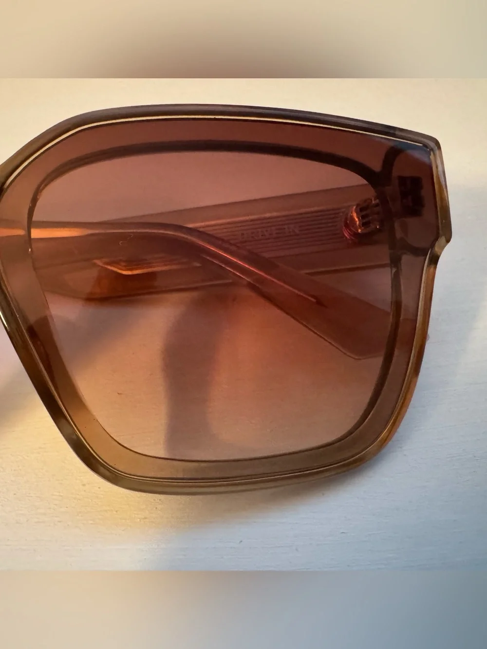 QUAY Drive In Square Sunglasses – Case Included